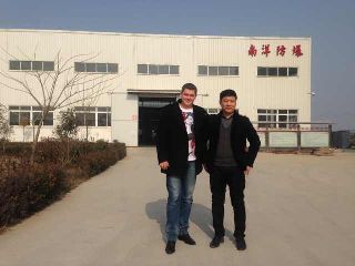 南洋防爆王总与乌克兰用户合影